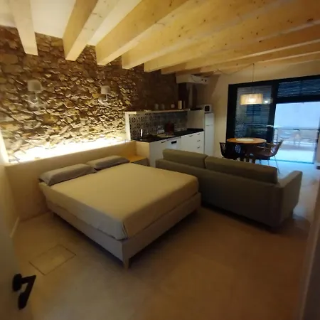 Emporda Apartament-peratallada Διαμέρισμα